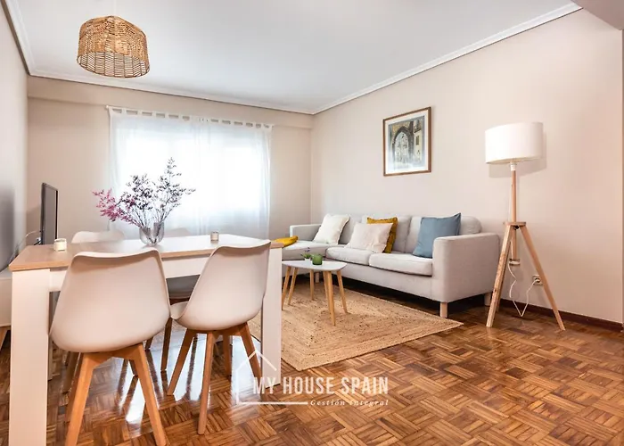 Myhousespain - Amplio Y Centrico Piso En Oviedo