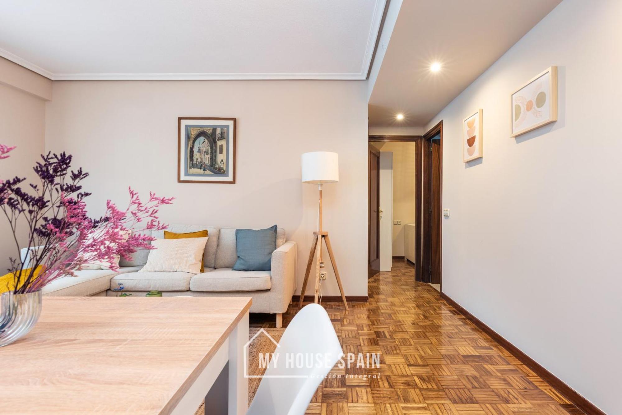 Myhousespain - Amplio Y Centrico Piso En Apartamento